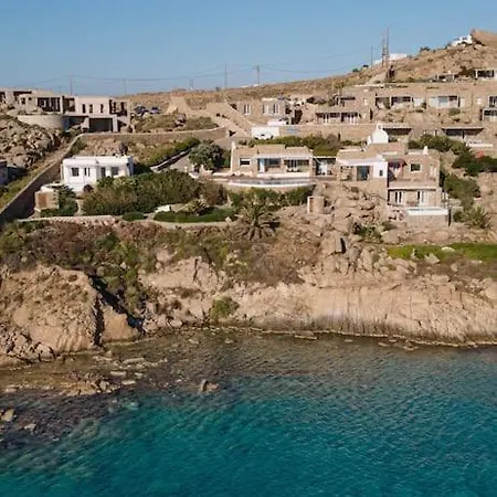 Villa Beachfront Etesian 20m From The Sea